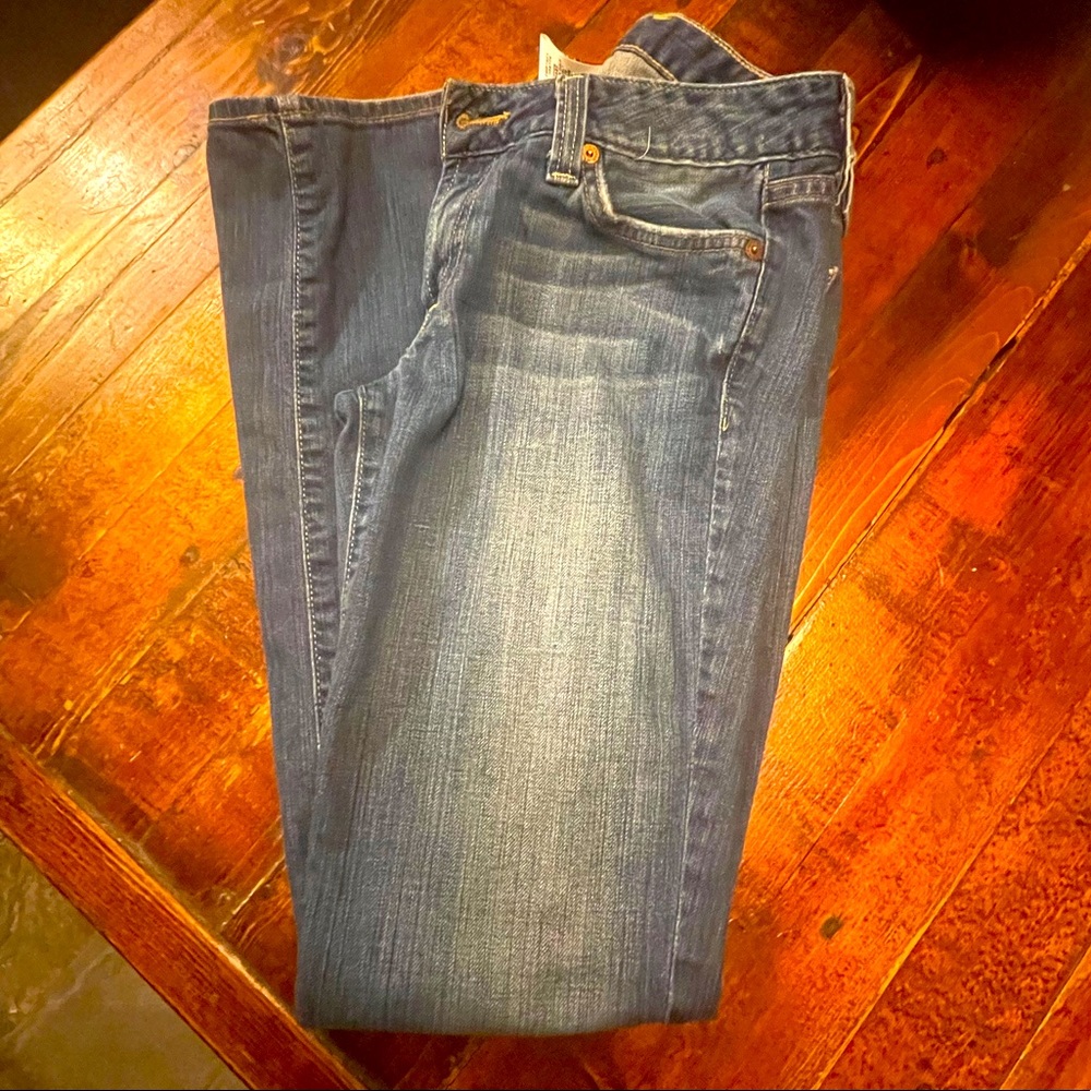 Lucky Brand Lola Straight Run Stitch 2/26 like new